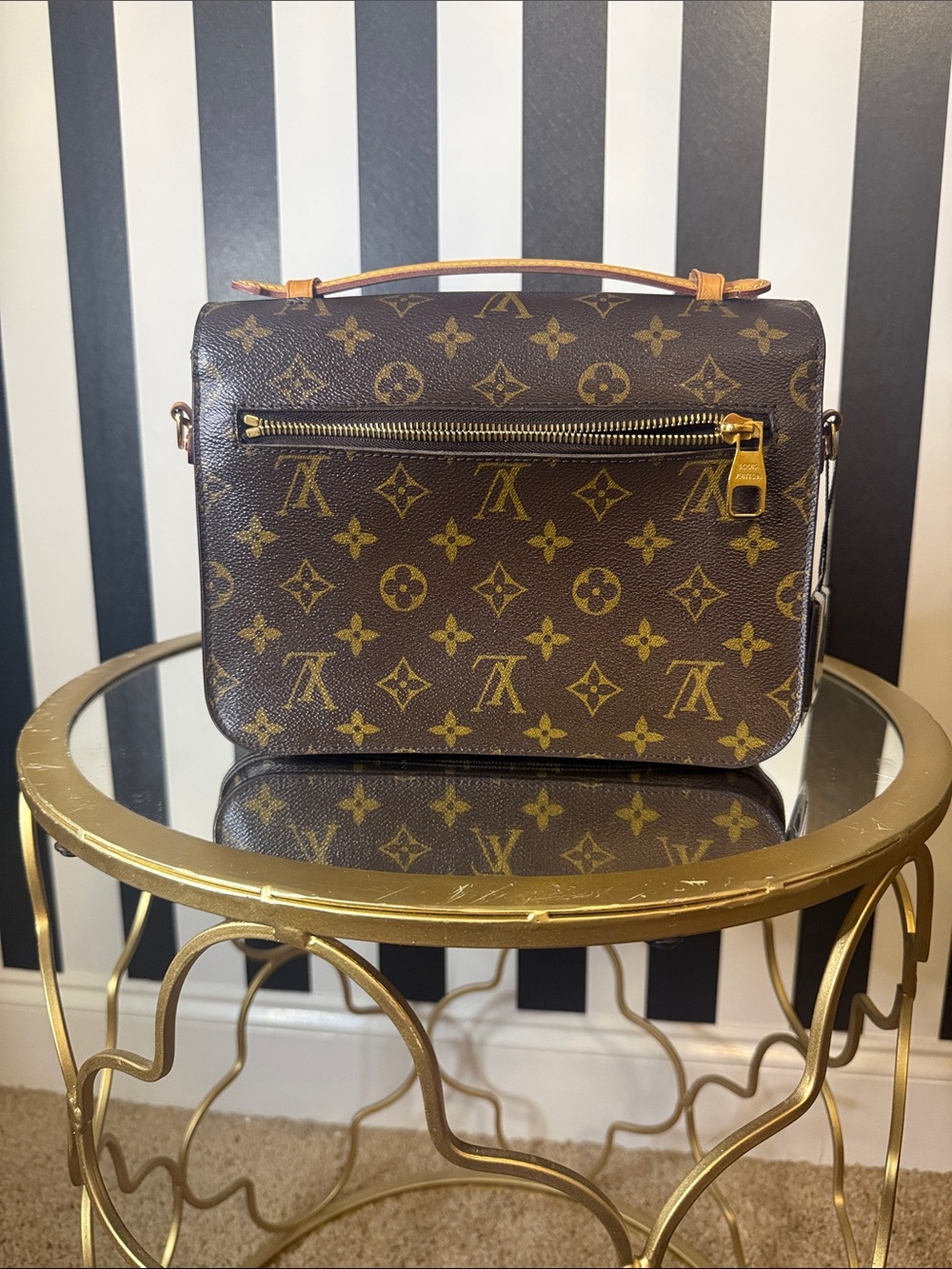 Louis Vuitton Monogram Pochette Metis Bag in Brown with Gold Hardware - Picture 3 of 9